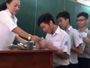 Clip Eva - Cô giáo"trong mơ": thưởng cả cọc 20.000 đồng cho học sinh có điểm kiểm tra trên 6,5