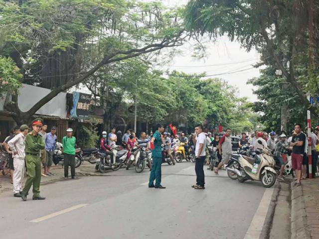 Tai nạn nghiêm trọng khiến bà bầu tử vong, em bé chui ra khỏi bụng mẹ thở thoi thóp