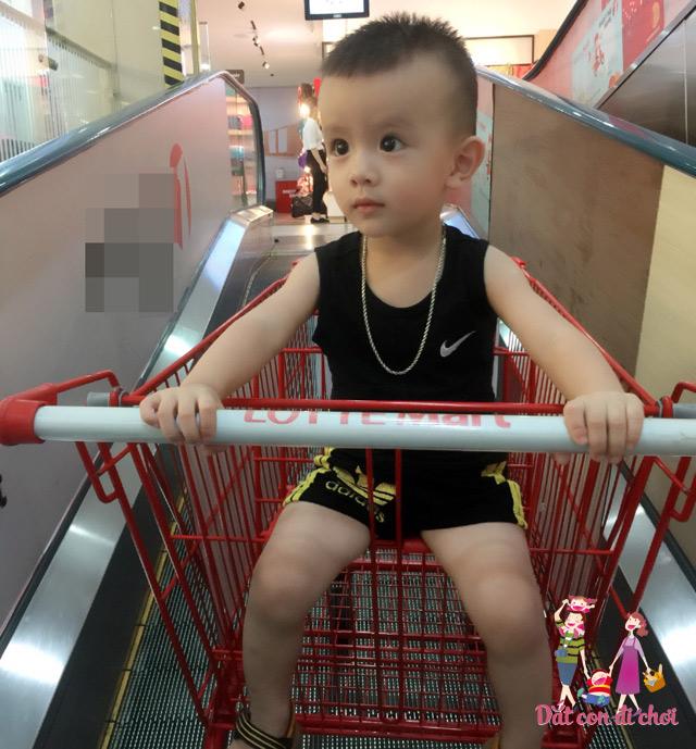 [Bài dự thi - MS 12] Dắt con đi chơi: Niềm hạnh phúc của ba mẹ - 4