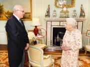 Giải trí - Ngôi sao 24/7: Lộ bức ảnh chưa từng công bố của Hoàng tử Harry và Meghan trong Cung điện