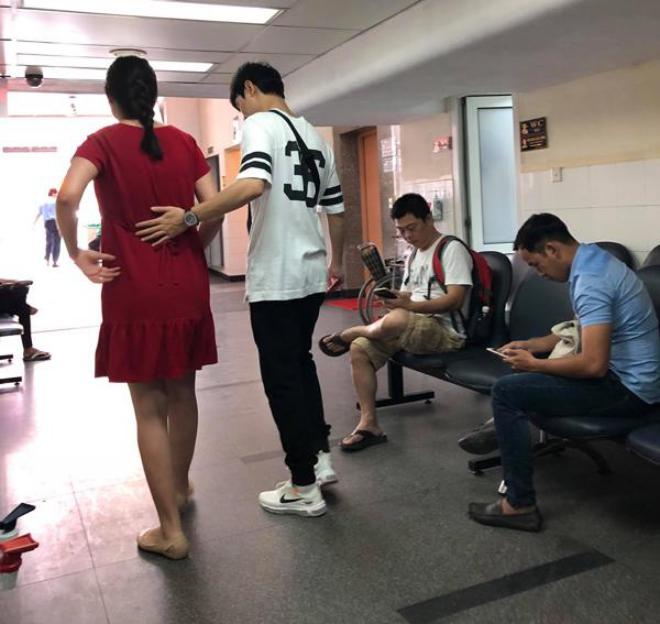 Ông xã Chúng Huyền Thanh hài hước chia sẻ cảm giác lần đầu làm bố - 4