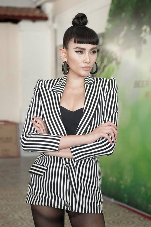 Bộ 3 cầm trịch The Face: Hoàng Yến nhỏ tuổi nhất nhưng nhìn vẫn amp;#34;quyền lựcamp;#34; vì lý do này! - 17