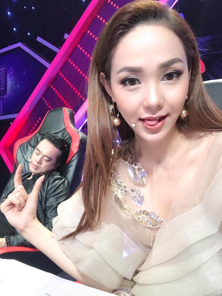Bộ 3 cầm trịch The Face: Hoàng Yến nhỏ tuổi nhất nhưng nhìn vẫn amp;#34;quyền lựcamp;#34; vì lý do này! - 3