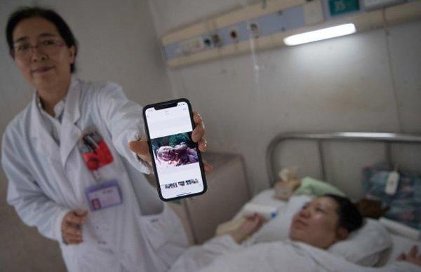 Mẹ liệt toàn thân, chỉ cử động được một ngón tay vẫn bất chấp tính mạng mang bầu, sinh con - 4