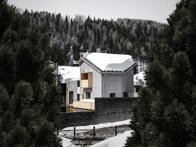 chang ai ngo nha co bo hoang o nong thon lai bien thanh nha nghi dep hoan hao den the - 1