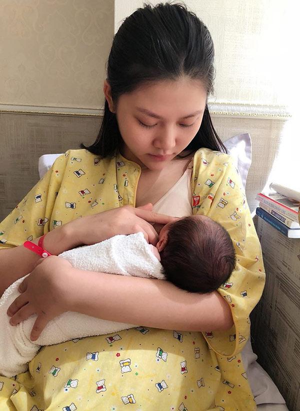 Sau sinh rạn da đến xót xa, Chúng Huyền Thanh tự tin amp;#34;mình vẫn còn lãi lắmamp;#34; - 6