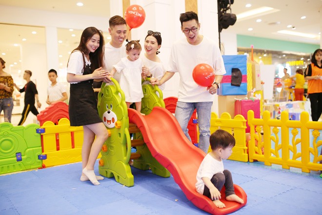 Theo chân mẹ con Nam Thương và Heo Mi Nhon đi chơi Quốc tế thiếu nhi - 3
