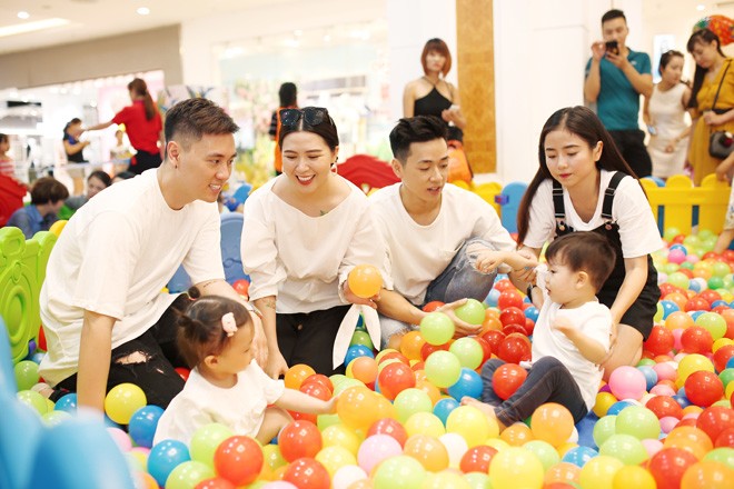 Theo chân mẹ con Nam Thương và Heo Mi Nhon đi chơi Quốc tế thiếu nhi - 2