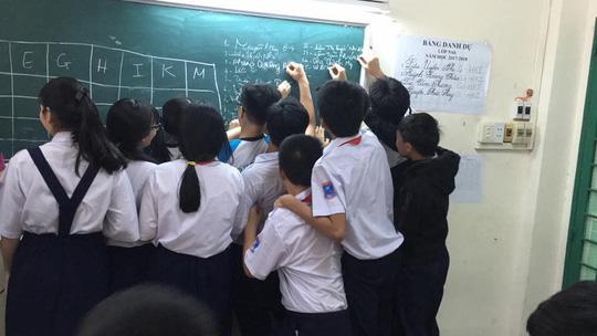 Thông tin bất ngờ về cô giáo thưởng cả cọc tiền 20.000 đồng cho học sinh gây xôn xao MXH - 2
