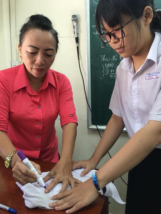 Thông tin bất ngờ về cô giáo thưởng cả cọc tiền 20.000 đồng cho học sinh gây xôn xao MXH - 3