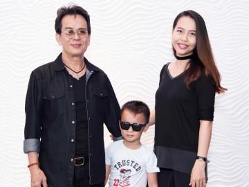 Vợ kém 44 tuổi của nhạc sĩ Đức Huy lộ diện sau sinh bên chồng và con trai