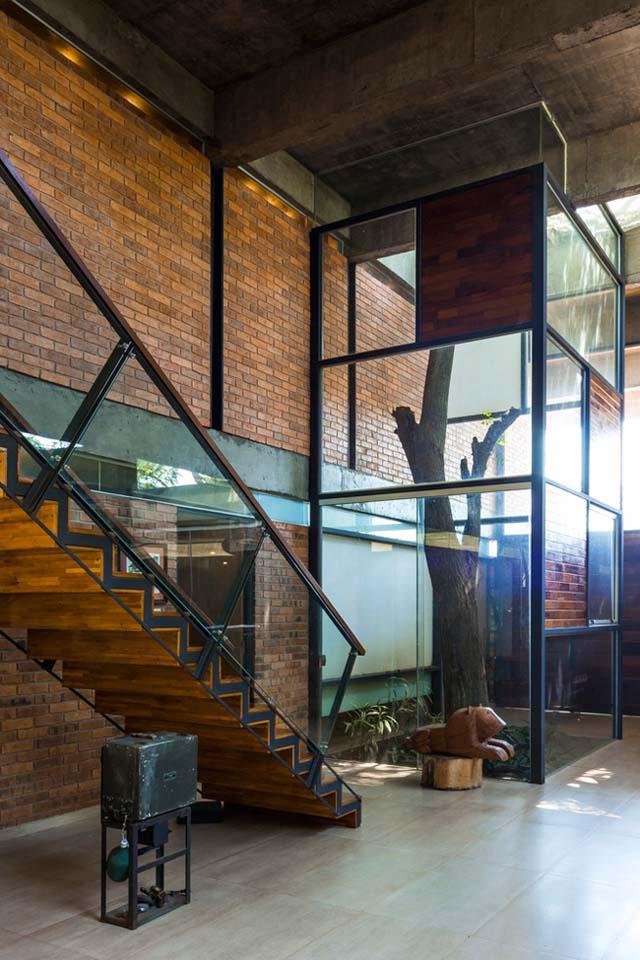 "me met" can nha cuc mat nam giua rung, nguoi nguoi muon vao tranh nong - 9