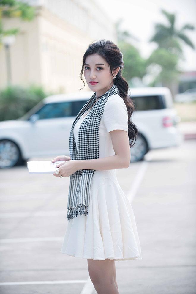 Á hậu Huyền My: amp;#34;Ai cũng có cuộc chiến của riêng mìnhamp;#34; - 6