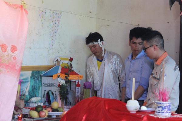 Hối hận muộn màng của người chồng khi vợ bầu và con nhỏ bị xe tải lùi tông chết - 1