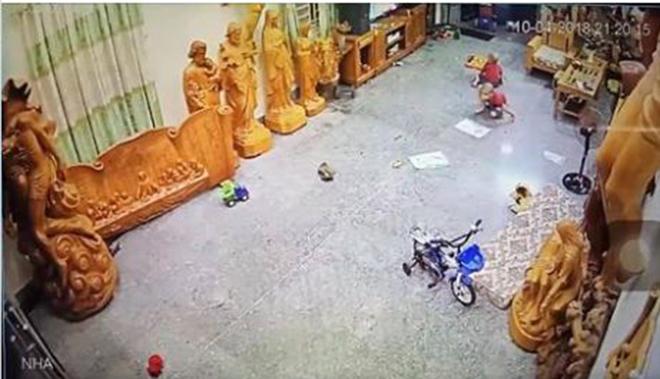 Mất pho tượng quý giá, gia chủ mở tiệc ăn mừng vì lý do…không ngờ - 1