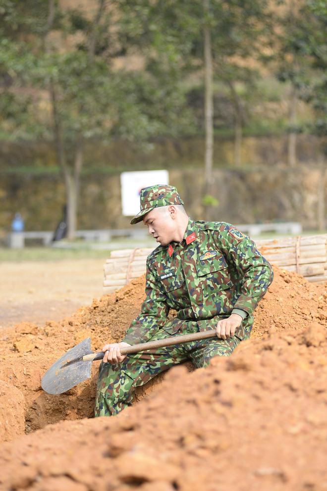 Sao Nhập Ngũ: Ca sĩ Bảo Kun nôn ngay giữa thao trường, bất tỉnh sau khi bị phạt - 7