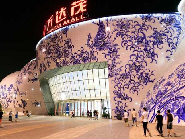 sung so truoc toa nha toan bang su trang muot hon 142 nghin ty, lon nhat the gioi - 14