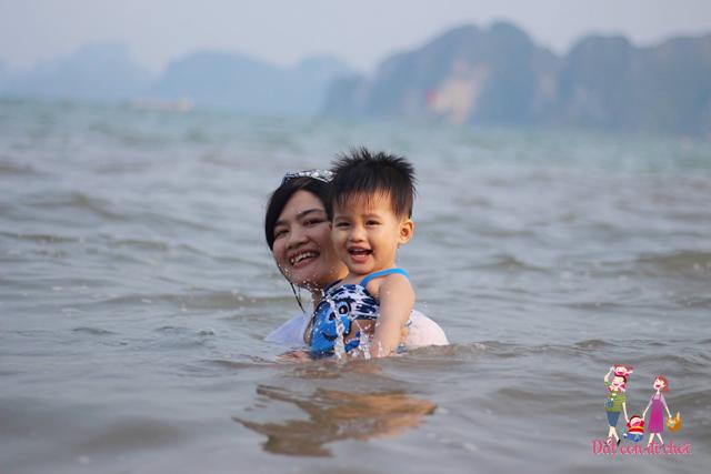[Bài dự thi - MS 27] Dắt con đi chơi: Ngày con về với biển - 4