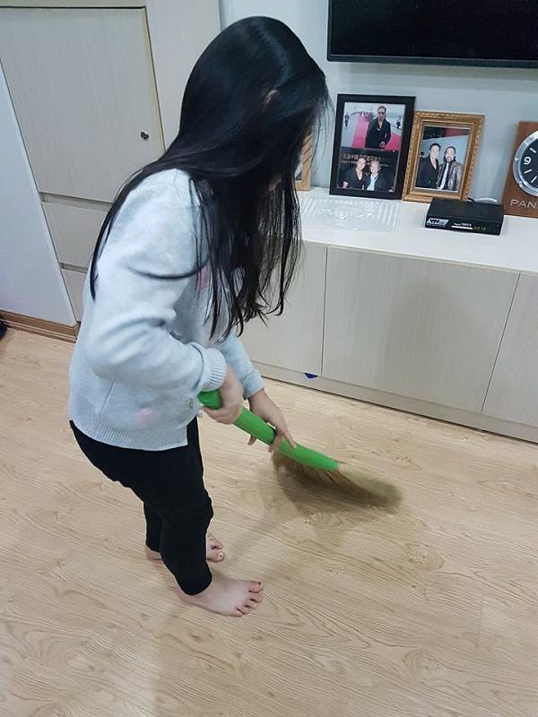 Cận cảnh căn hộ sang trọng ấm cúng của vợ chồng diễn viên Minh Tiệp và con gái đáng yêu - 10