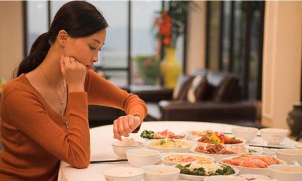 Chồng nằm sõng soài ngoài cửa giữa đêm, vợ viết tâm thư “Lời kêu cứu” gây bão MXH - 2