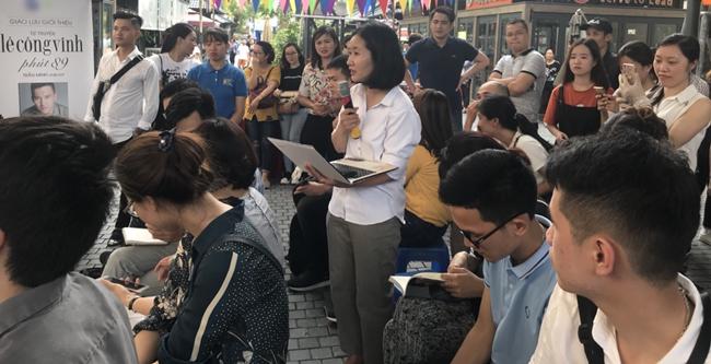 Công Vinh: amp;#34;Thủy Tiên không biết gì về bóng đá thì sao có thể can thiệp vào cuốn tự truyệnamp;#34; - 3