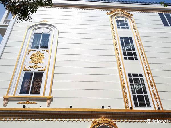 choang ngop truoc nhung can biet thu to nhu toa lau dai, dep sung sot giua dat ha thanh - 4