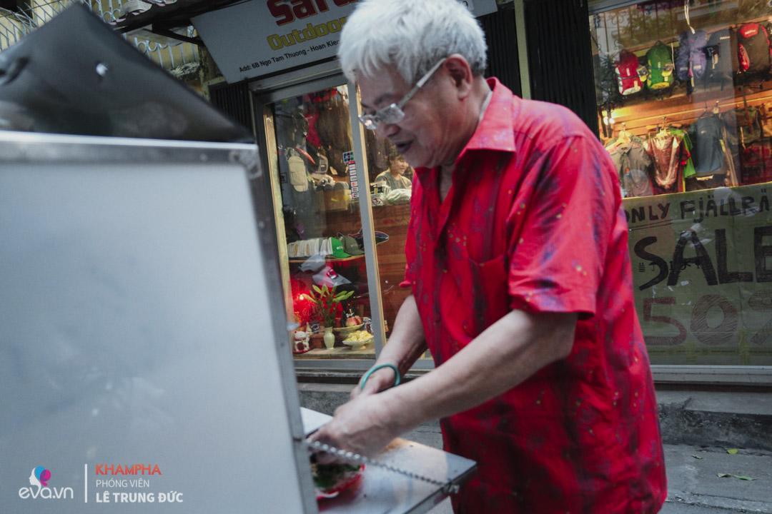 Xe nộm bò khô gần 40 năm không một tiếng rao, kiếm 4 triệu mỗi ngày của “giáo sư” HN - 13