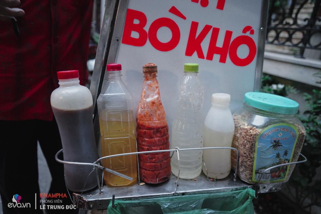 Xe nộm bò khô gần 40 năm không một tiếng rao, kiếm 4 triệu mỗi ngày của “giáo sư” HN - 5