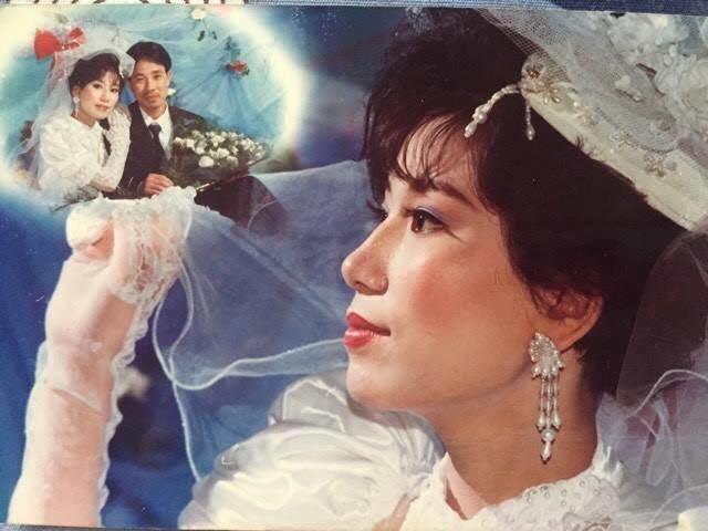 Chẳng xe sang, vòng vàng, dân mạng thi nhau khoe ảnh cưới đẹp rạng ngời của bố mẹ - 1