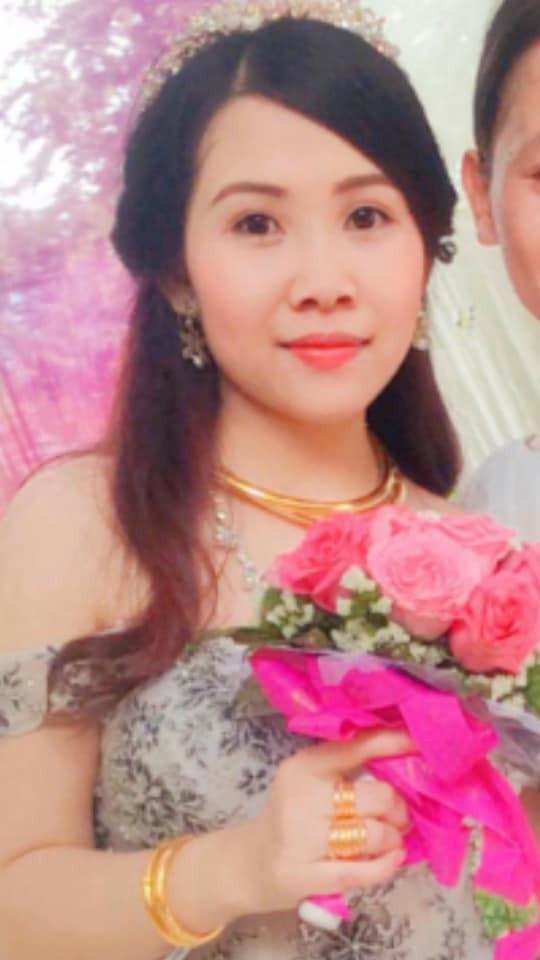 Cô dâu 21 tuổi đăng đàn than vãn khi già như...  bà cô của chú rể sau khi trang điểm - 5