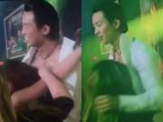Giải trí - Đan Nguyên bị fan nữ cởi áo, ôm hôn lên ngực khi đang diễn