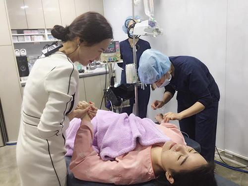 Quế Vân tiết lộ chi vài trăm triệu làm đẹp, công khai sang Hàn phẫu thuật lần thứ 6 - 7