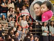 Giải trí - Thú vị khoảnh khắc Lưu Đức Hoa lặng lẽ đứng một góc ngắm con gái tốt nghiệp mầm non