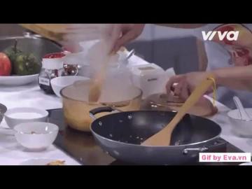 Trấn Thành nấu cháo cho bà bầu bị khét, liên tục kêu Chết tôi rồi!