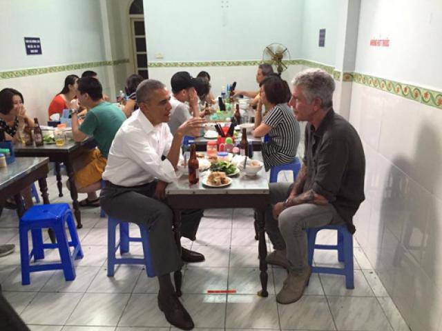 Đầu bếp nổi tiếng ăn bún chả cùng Tổng thống Obama ở Hà Nội vừa tự sát