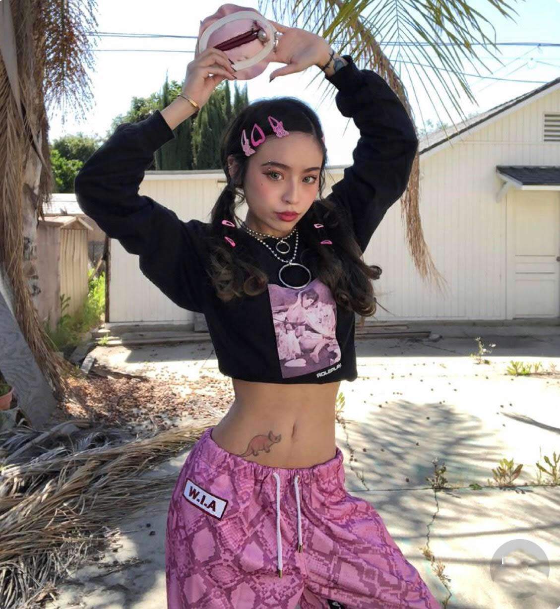 Angela Phương Trinh dẫn đầu trào lưu, trở về tuổi thơ với kẹp tóc bảy màu từ 20 năm trước - 16