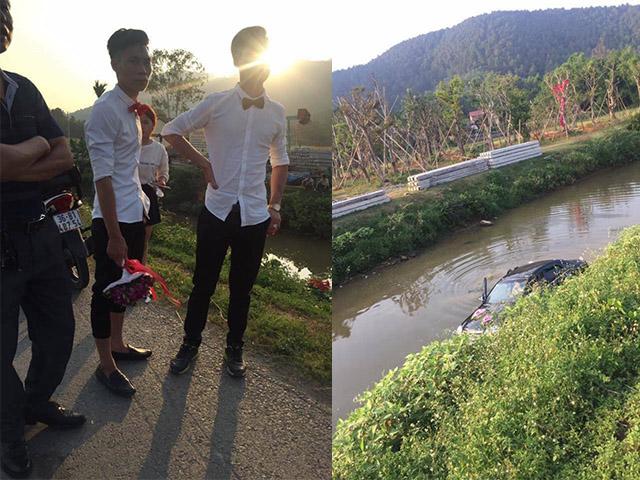 Xe đón dâu lao xuống mương, chú rể méo mặt đứng buồn thiu