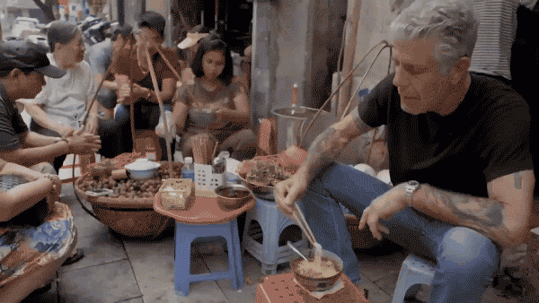 Những quán ăn Việt ghi dấu chân Anthony Bourdain, người đầu bếp đưa ẩm thực Việt ra thế giới - 2