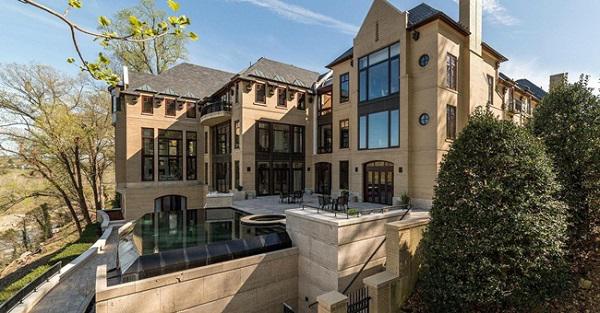 co gi trong can biet thu dat gap 3 lan nha cua ty phu giau nhat hanh tinh? - 1