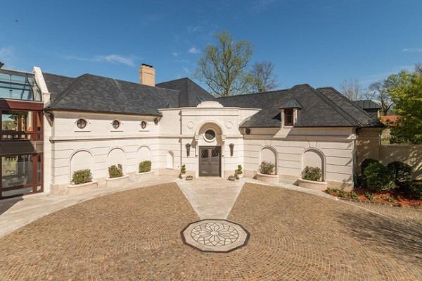 co gi trong can biet thu dat gap 3 lan nha cua ty phu giau nhat hanh tinh? - 10