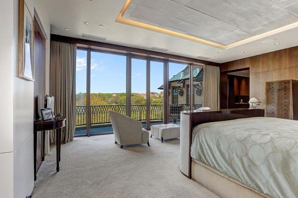 co gi trong can biet thu dat gap 3 lan nha cua ty phu giau nhat hanh tinh? - 13