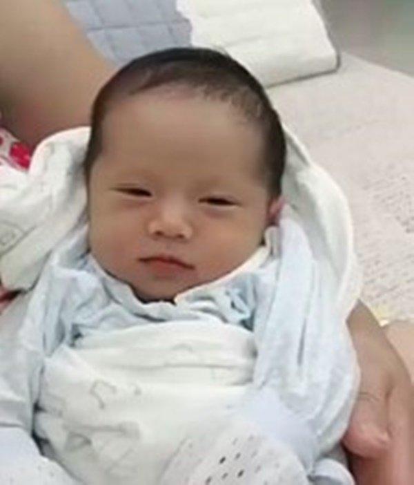 Điệu cười mê hoặc lòng người của bé sơ sinh đẹp nhất VN khiến mẹ bỉm sữa tim amp;#34;rụng rờiamp;#34; - 3