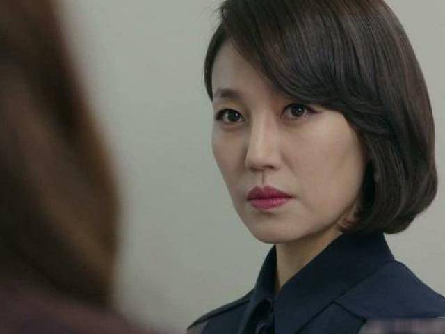 Khốn khổ vì giặc bên Ngô, nào ngờ nhờ 1 bức ảnh mà thoát được bà chị chồng ghê gớm