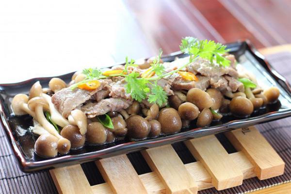 Bé trai nôn ra máu, suýt mất mạng vì ăn lại món ăn nhiều người vẫn hay để qua đêm - 5