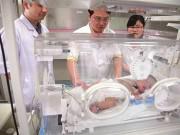 Bà bầu - Vừa chào đời bé sơ sinh đã khóc không ngừng, bác sĩ kinh hoàng khi kiểm tra