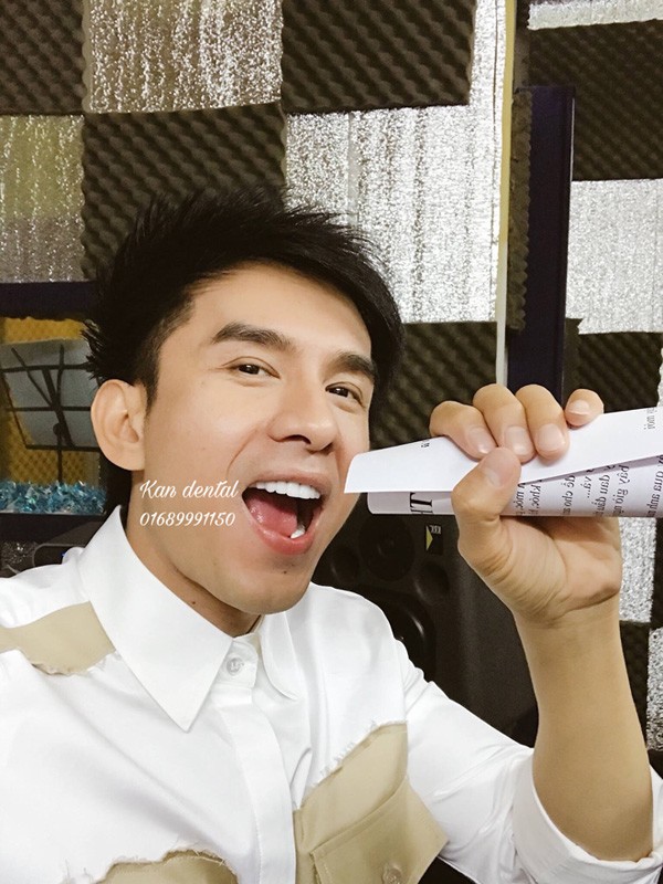 Đan Trường bất ngờ khoe hàm răng trắng sáng bên cạnh chàng nha sĩ điển trai - 1