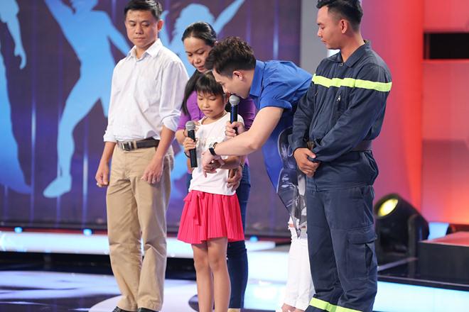 Em bé từng rơi xuống giếng sâu 13 mét khiến Trấn Thành, Hoài Linh, Việt Hương nghẹn lòng - 1