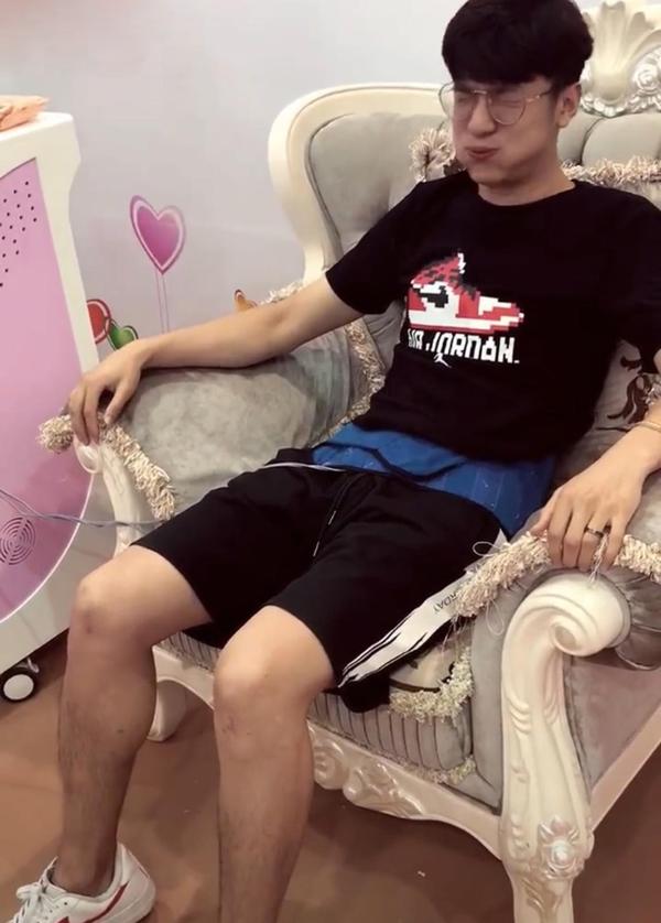 Nhìn các anh cắn răng chịu amp;#34;cơn đau đẻ thấu trờiamp;#34;, chị em rần rần muốn cho chồng thử ngay - 2