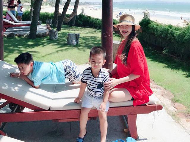 Con nằm điều hoà không ốm: Bí kíp ở cách để nhiệt độ phòng của hotmom Thuỷ Anh