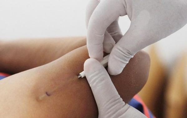 Cấy que tránh thai, mẹ đau đớn vì nhiễm trùng suốt 4 tháng, muốn lấy ra cũng không được - 3